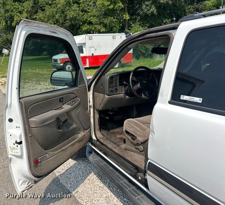 image for item EK8454 2005 Chevrolet Suburban 2500 SUV