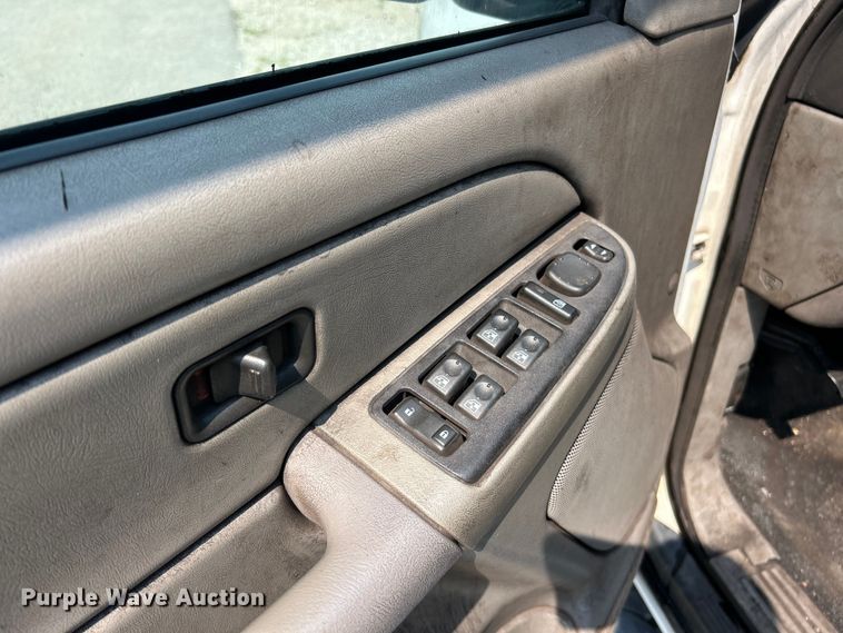 image for item EK8454 2005 Chevrolet Suburban 2500 SUV