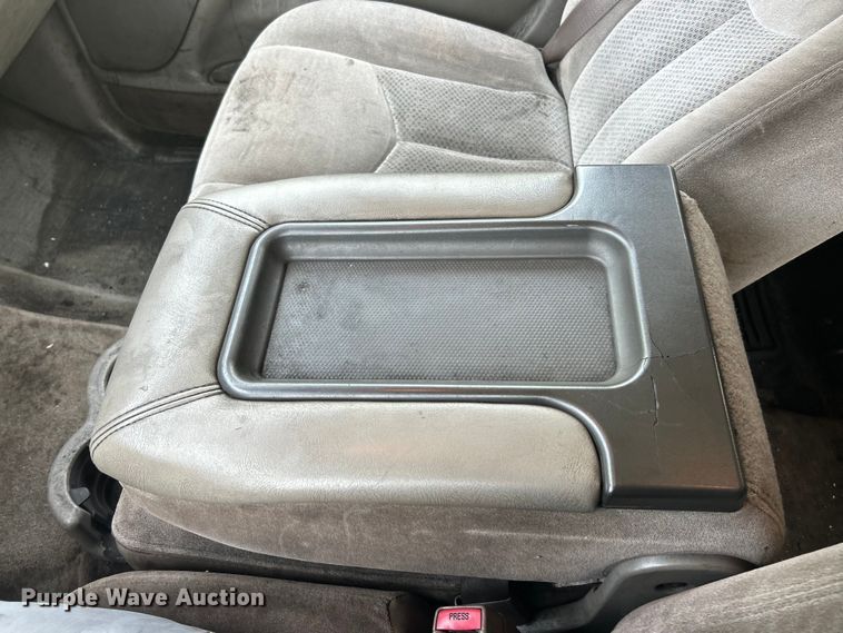 image for item EK8454 2005 Chevrolet Suburban 2500 SUV