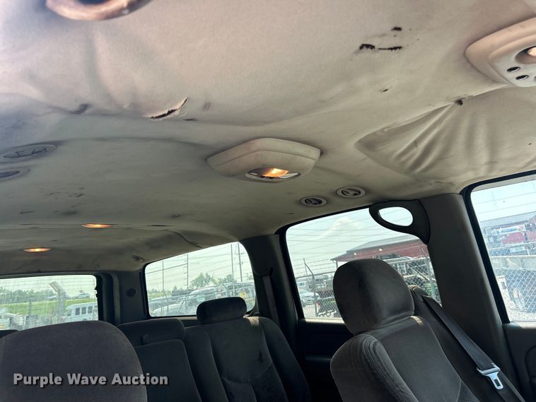 image for item EK8454 2005 Chevrolet Suburban 2500 SUV