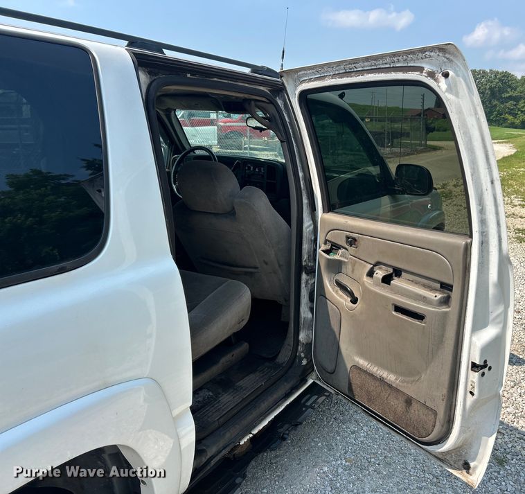 image for item EK8454 2005 Chevrolet Suburban 2500 SUV