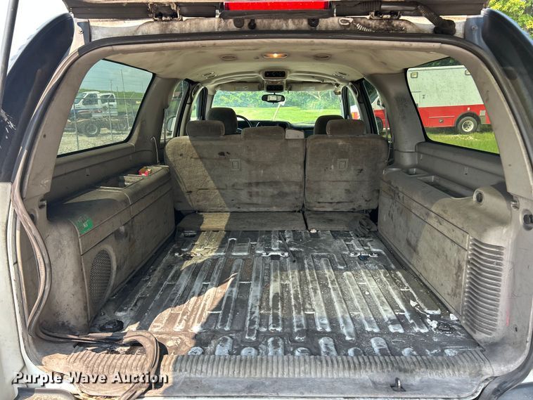 image for item EK8454 2005 Chevrolet Suburban 2500 SUV