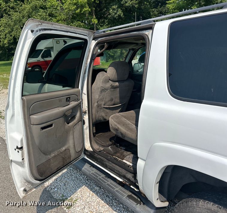 image for item EK8454 2005 Chevrolet Suburban 2500 SUV