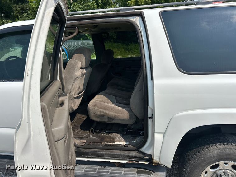 image for item EK8454 2005 Chevrolet Suburban 2500 SUV