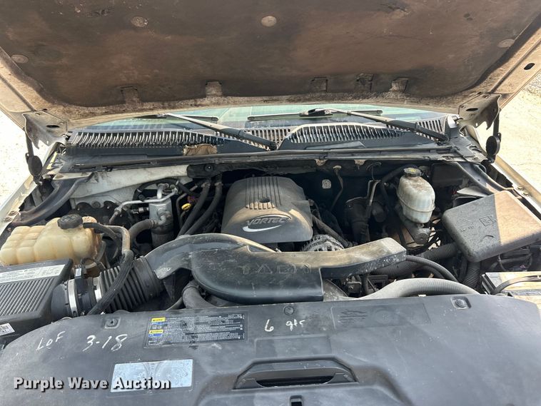 image for item EK8454 2005 Chevrolet Suburban 2500 SUV