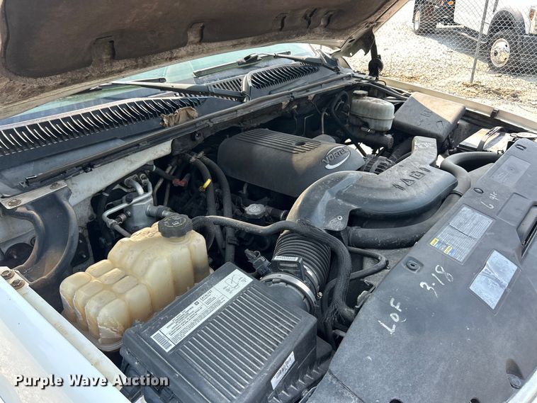 image for item EK8454 2005 Chevrolet Suburban 2500 SUV