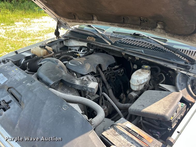 image for item EK8454 2005 Chevrolet Suburban 2500 SUV