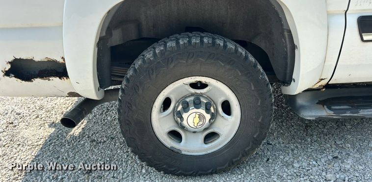 image for item EK8454 2005 Chevrolet Suburban 2500 SUV