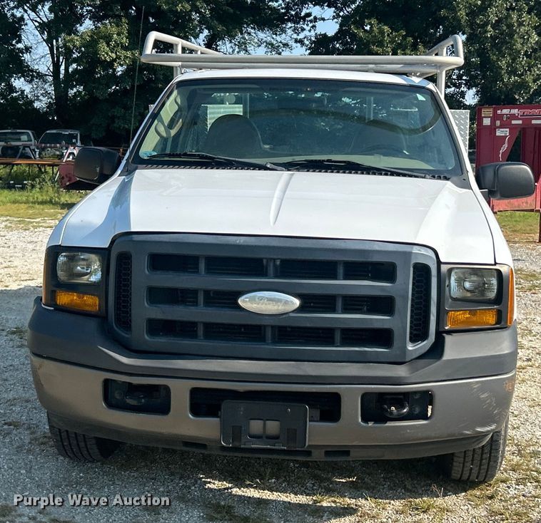 image for item EK8491 2007 Ford F250 Super Duty XL pickup truck