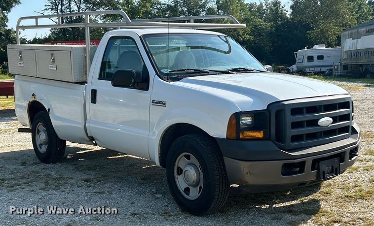 image for item EK8491 2007 Ford F250 Super Duty XL pickup truck