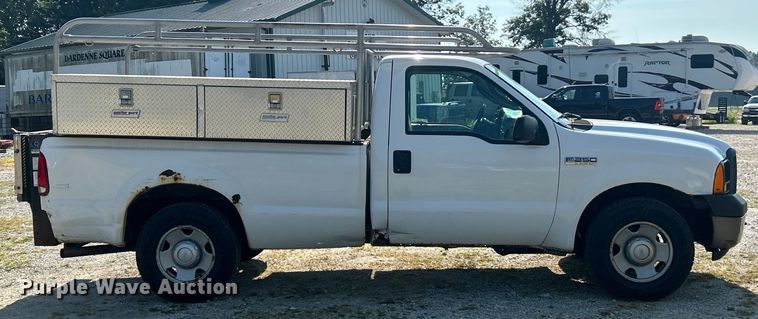 image for item EK8491 2007 Ford F250 Super Duty XL pickup truck