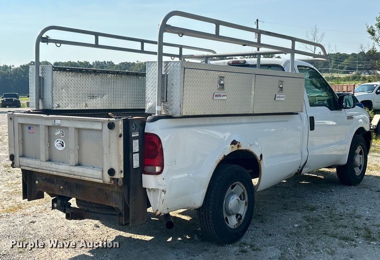 image for item EK8491 2007 Ford F250 Super Duty XL pickup truck