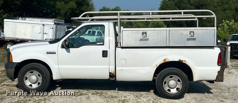 image for item EK8491 2007 Ford F250 Super Duty XL pickup truck