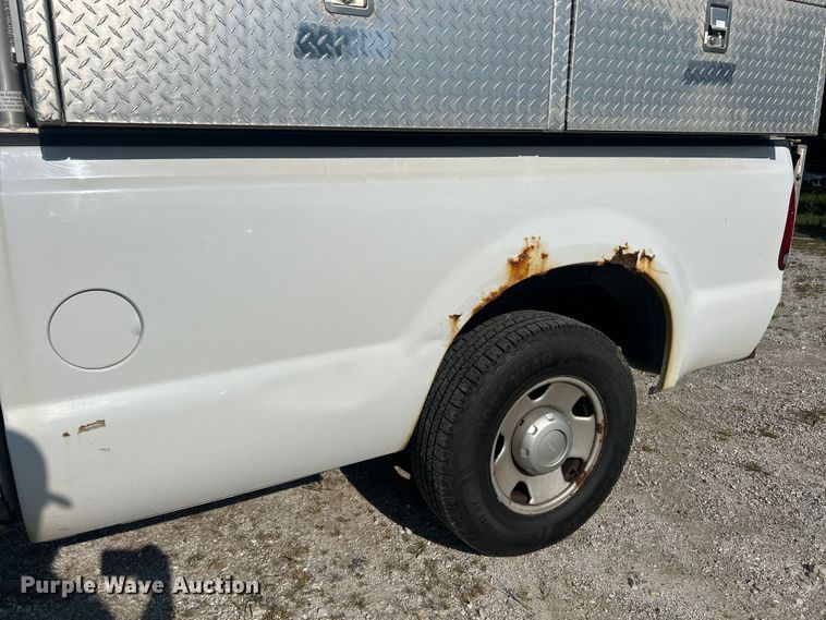 image for item EK8491 2007 Ford F250 Super Duty XL pickup truck