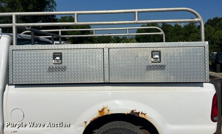 image for item EK8491 2007 Ford F250 Super Duty XL pickup truck