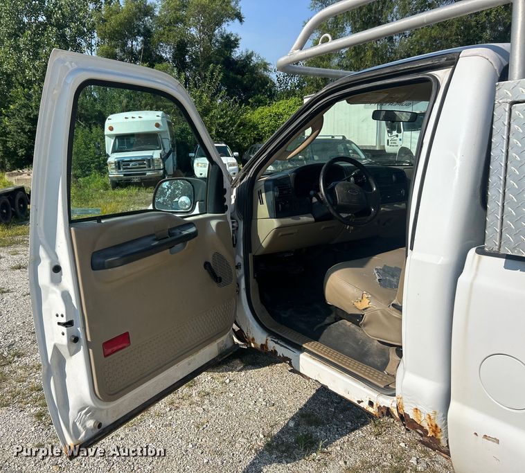 image for item EK8491 2007 Ford F250 Super Duty XL pickup truck