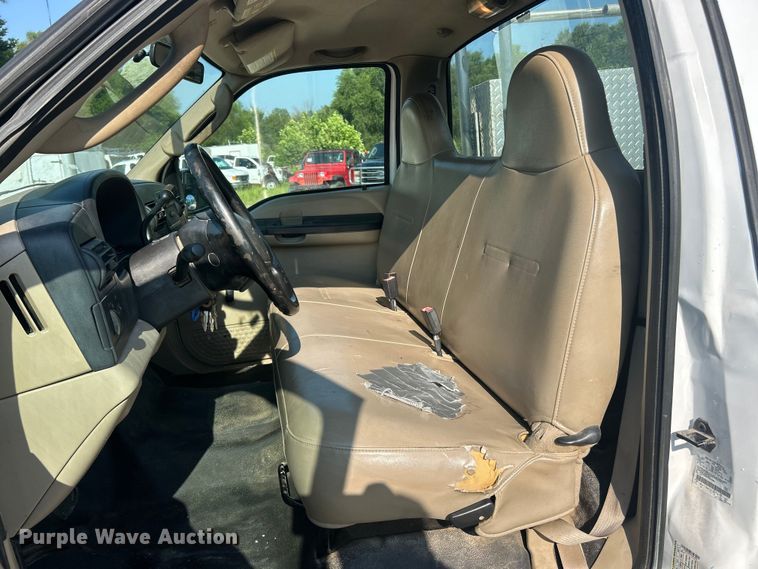 image for item EK8491 2007 Ford F250 Super Duty XL pickup truck