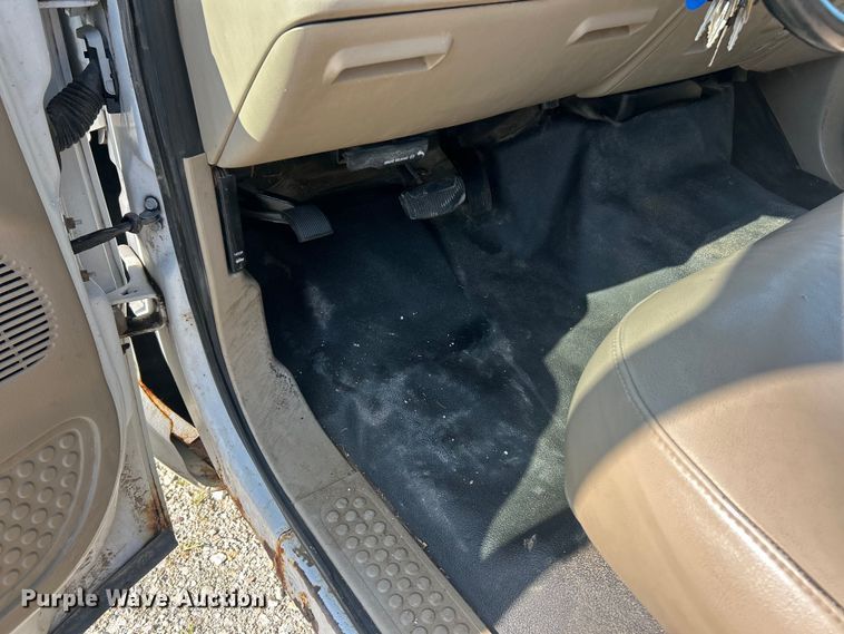 image for item EK8491 2007 Ford F250 Super Duty XL pickup truck