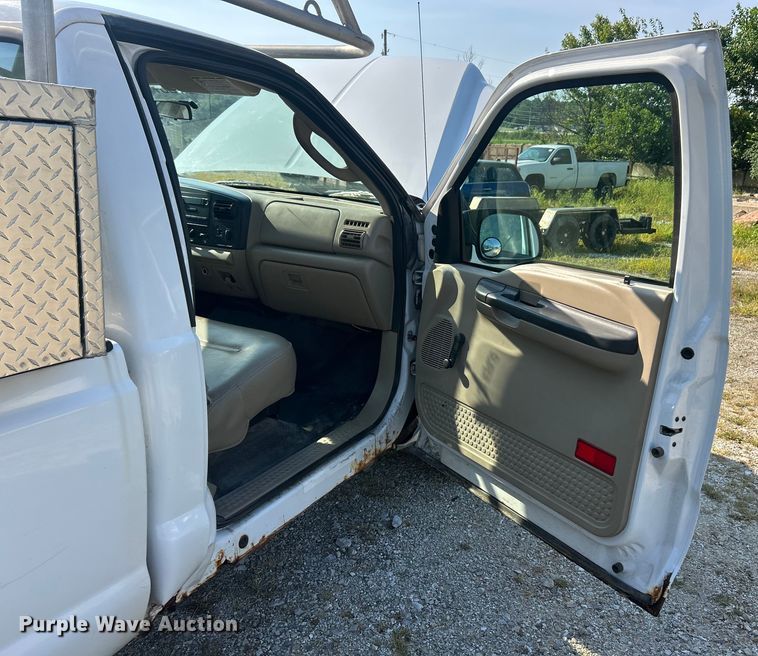 image for item EK8491 2007 Ford F250 Super Duty XL pickup truck