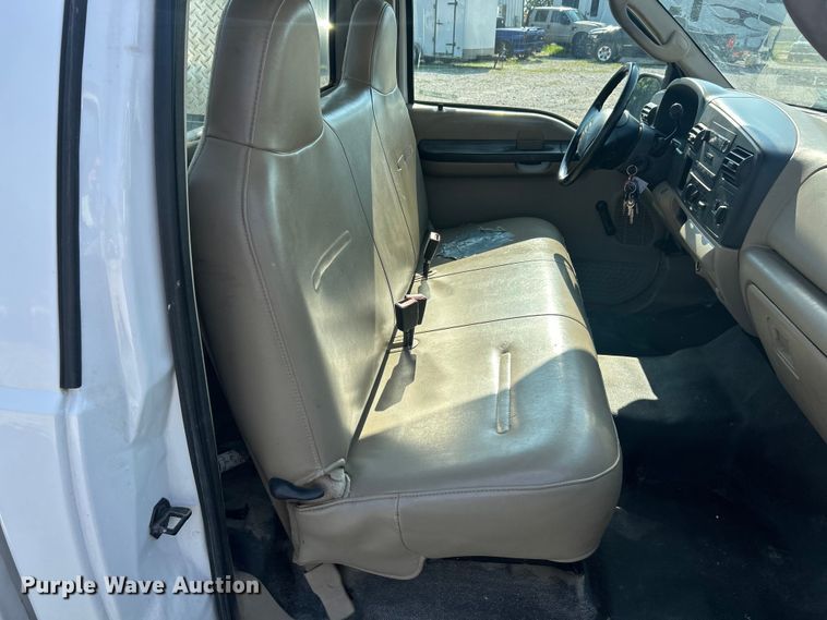 image for item EK8491 2007 Ford F250 Super Duty XL pickup truck