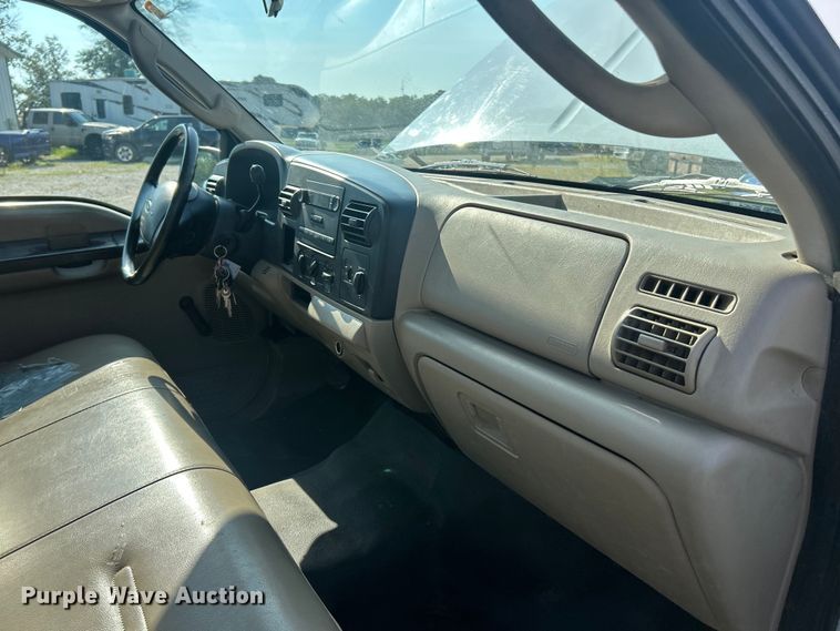 image for item EK8491 2007 Ford F250 Super Duty XL pickup truck