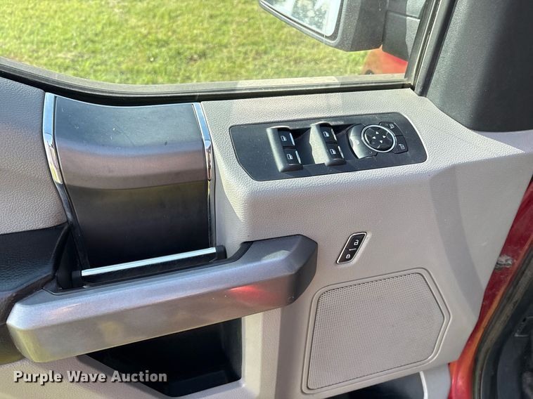 image for item EL2132 2015 Ford F150 SuperCrew pickup truck