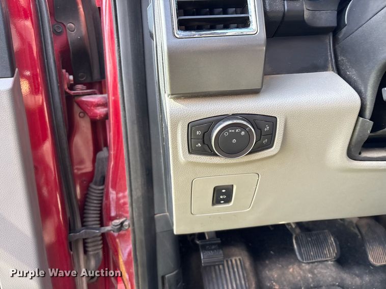 image for item EL2132 2015 Ford F150 SuperCrew pickup truck