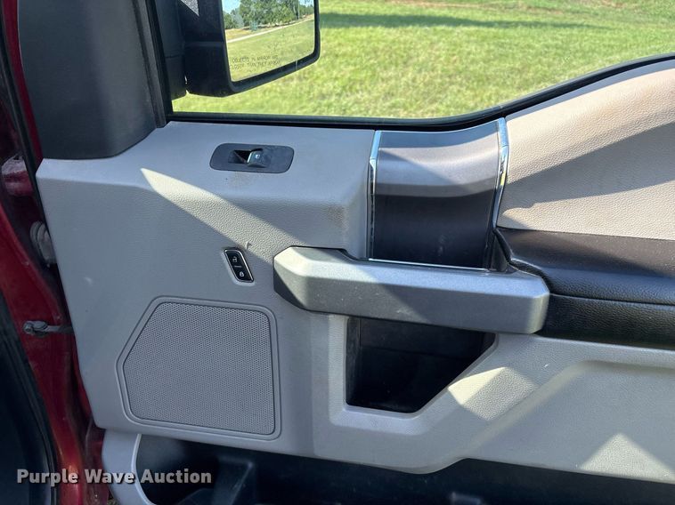 image for item EL2132 2015 Ford F150 SuperCrew pickup truck