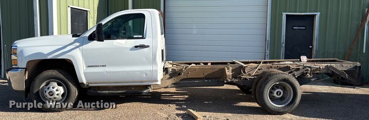 image for item EM0516 2018 Chevrolet Silverado 3500HD pickup truck cab and chassis