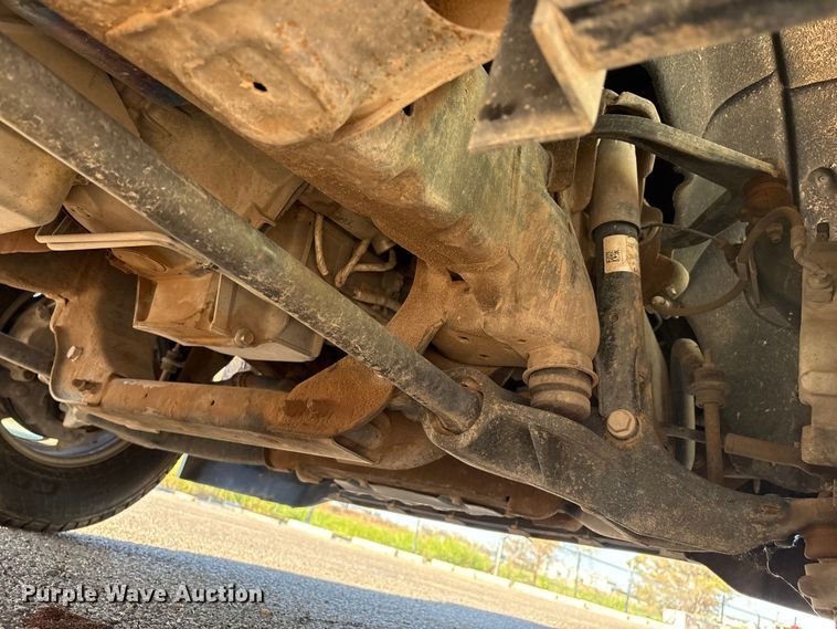 image for item EM0516 2018 Chevrolet Silverado 3500HD pickup truck cab and chassis