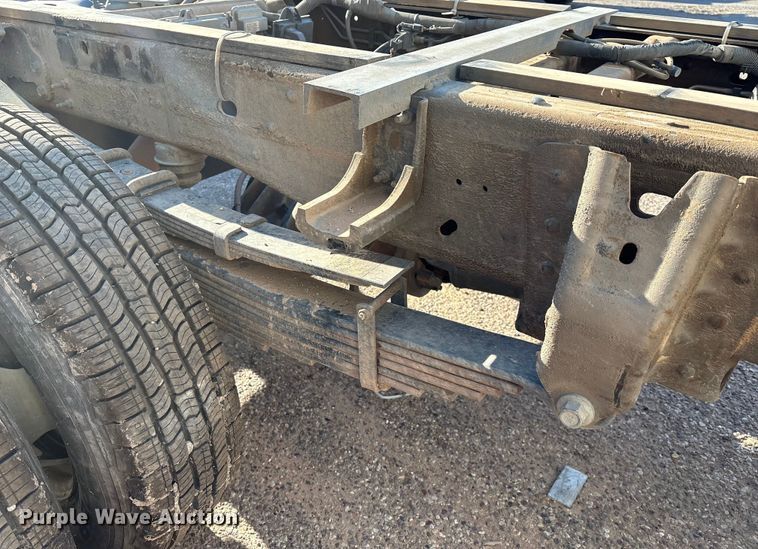 image for item EM0516 2018 Chevrolet Silverado 3500HD pickup truck cab and chassis