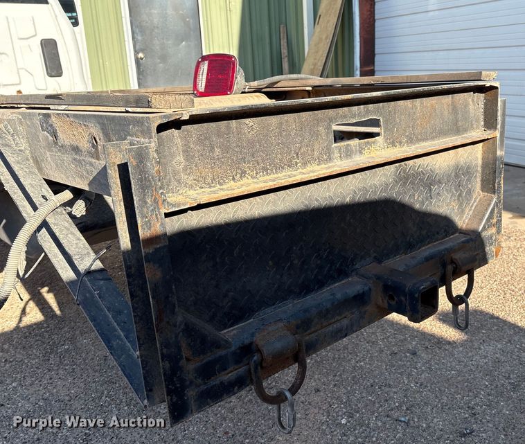 image for item EM0516 2018 Chevrolet Silverado 3500HD pickup truck cab and chassis