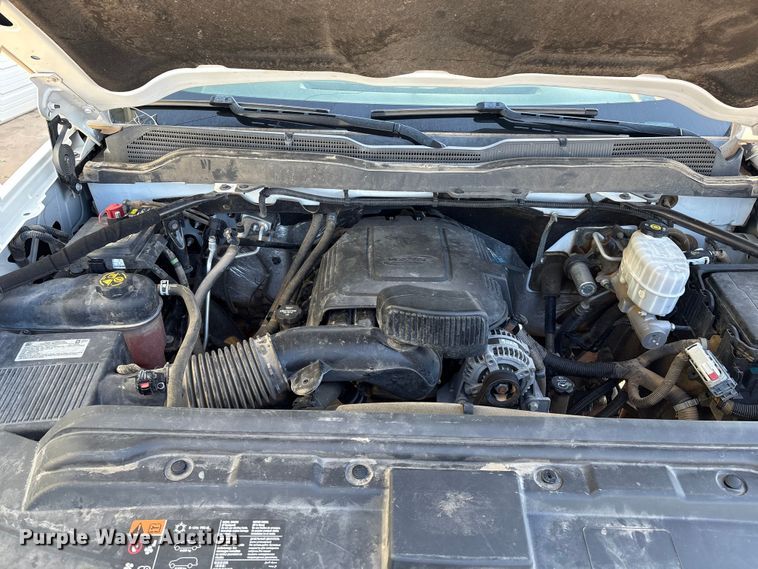 image for item EM0516 2018 Chevrolet Silverado 3500HD pickup truck cab and chassis
