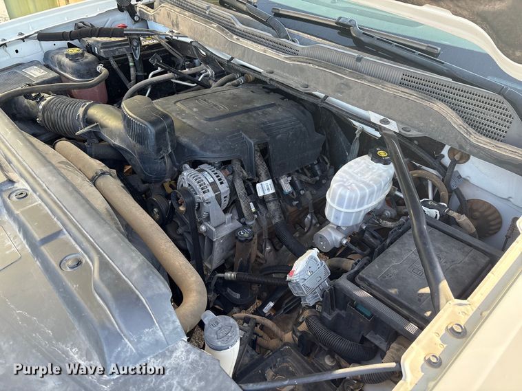 image for item EM0516 2018 Chevrolet Silverado 3500HD pickup truck cab and chassis