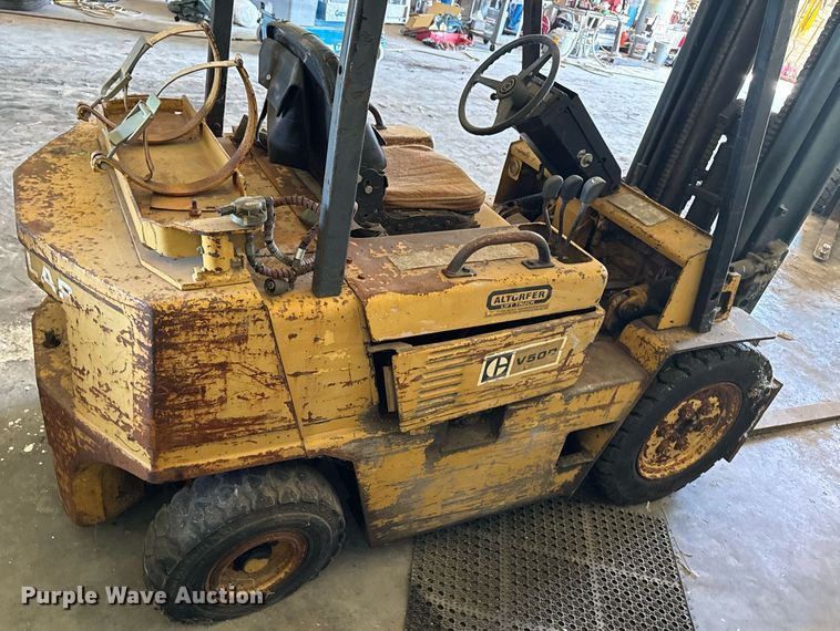 image for item EM2177 Caterpillar V50D forklift