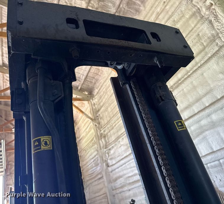 image for item EM2177 Caterpillar V50D forklift