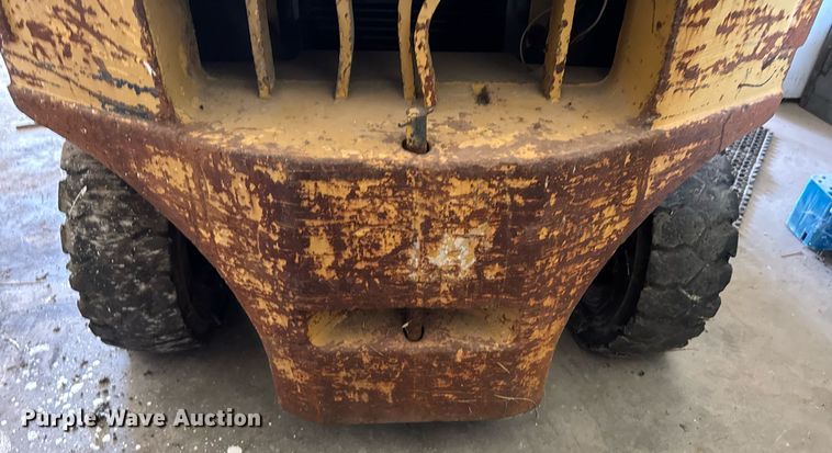 image for item EM2177 Caterpillar V50D forklift