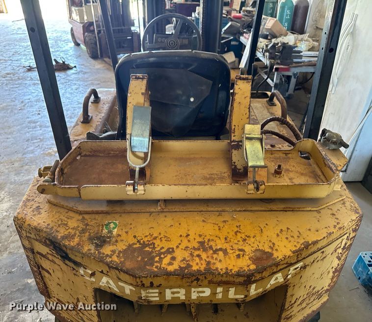 image for item EM2177 Caterpillar V50D forklift