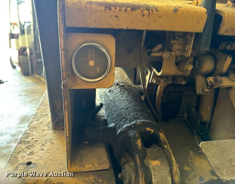 image for item EM2177 Caterpillar V50D forklift