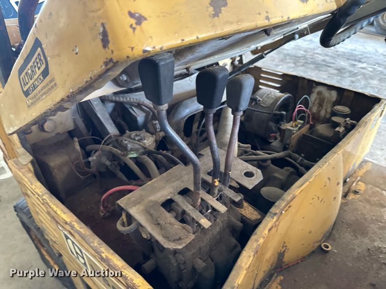 image for item EM2177 Caterpillar V50D forklift