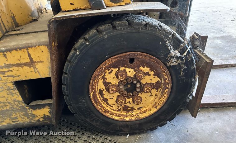 image for item EM2177 Caterpillar V50D forklift