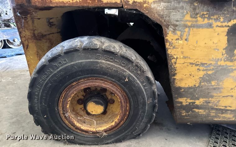 image for item EM2177 Caterpillar V50D forklift