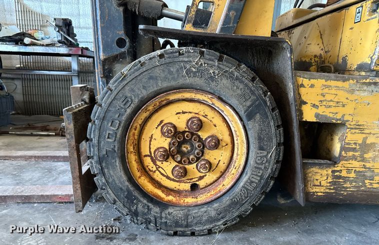 image for item EM2177 Caterpillar V50D forklift