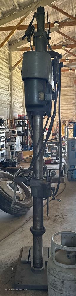 image for item EM2179 Clausing 2227 press