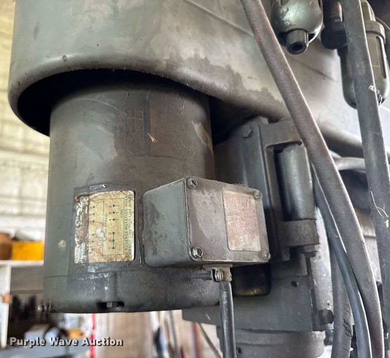 image for item EM2179 Clausing 2227 press