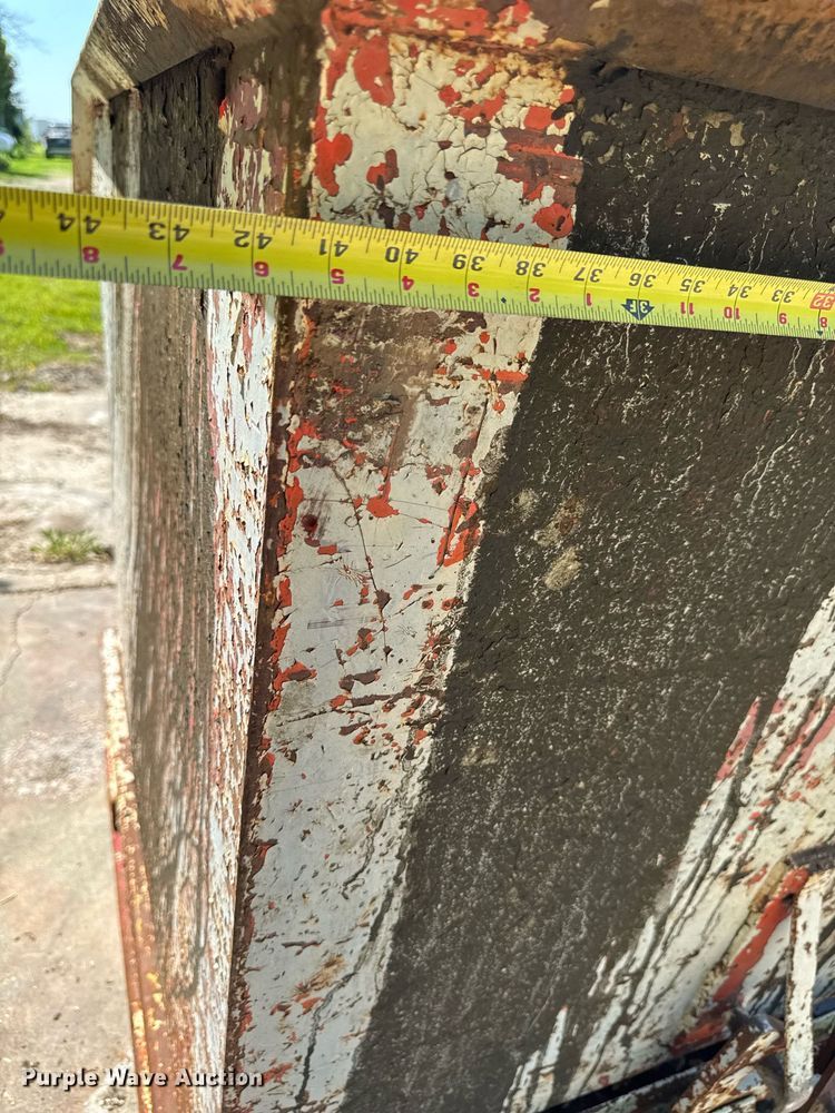 image for item EM2182 Self dumping hopper