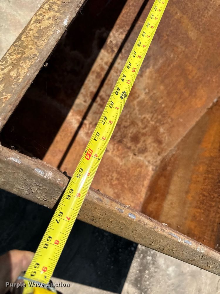 image for item EM2182 Self dumping hopper