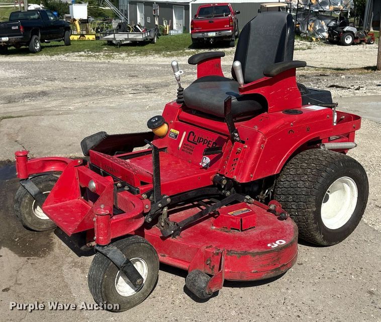 image for item EM2196 2015 Country Clipper 2460KAJ-455 ZTR lawn mower