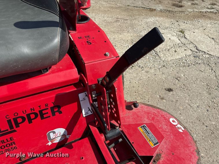 image for item EM2196 2015 Country Clipper 2460KAJ-455 ZTR lawn mower