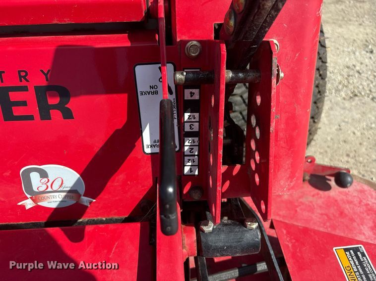 image for item EM2196 2015 Country Clipper 2460KAJ-455 ZTR lawn mower